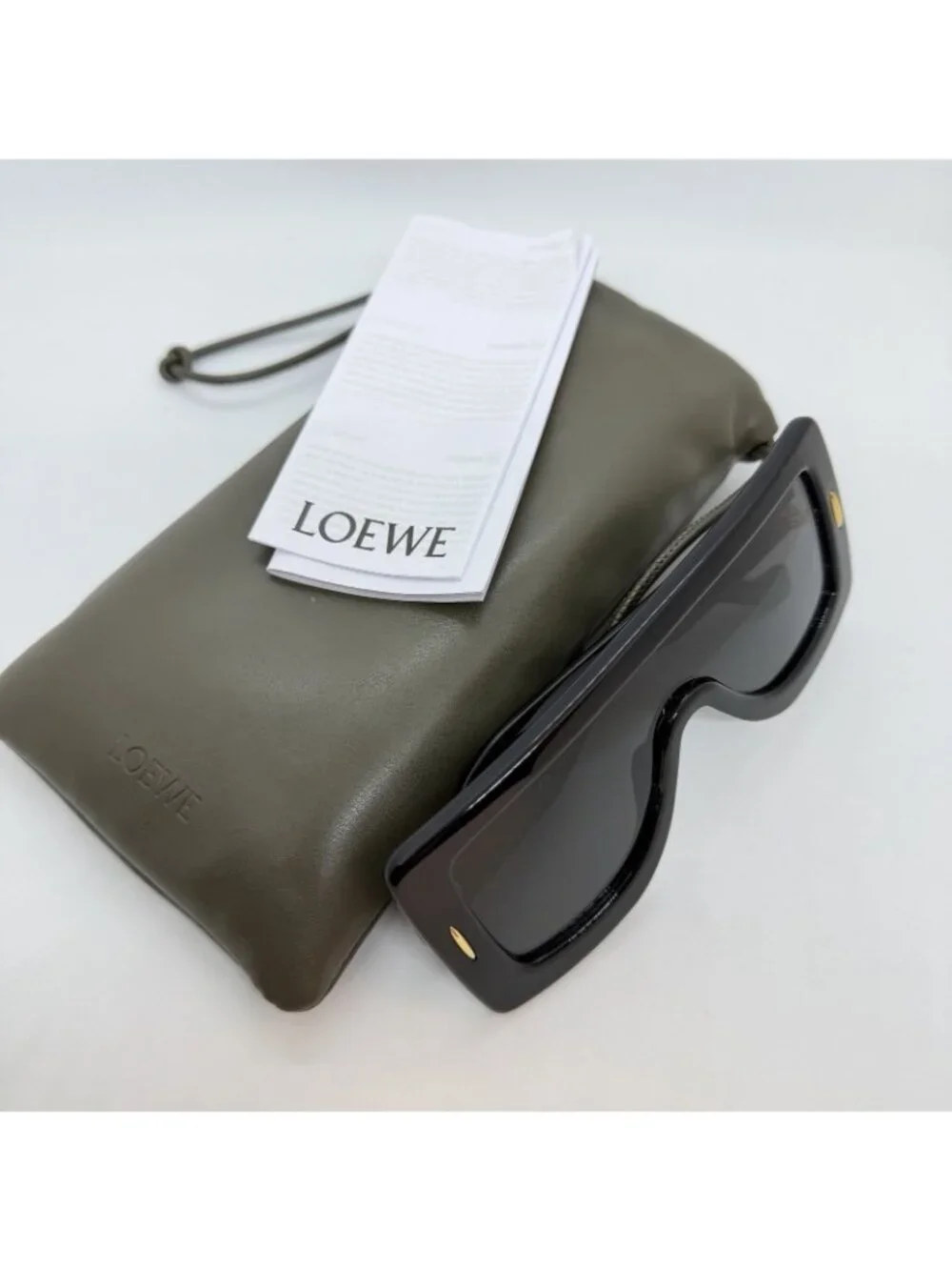Loewe chunky anagram